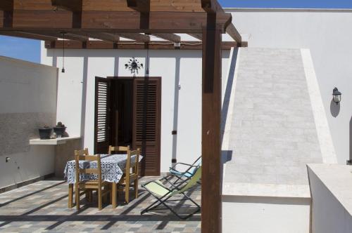Double Room with Terrace image 8