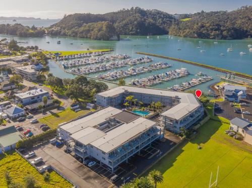 Exterior view, Marinaview - Whitianga Holiday Apartment in Whitianga