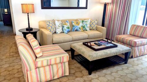 Upscale 2Bed 2Bath Condo Prime Location WiFi Pools Kitchen Security in Palm Springs, USA