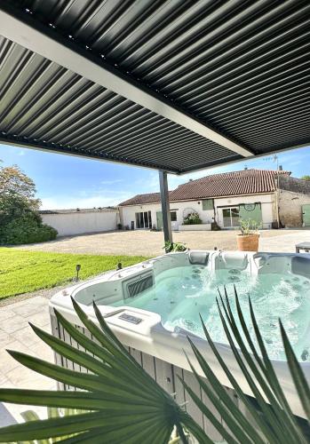 L'Eden chambre d'hôtes avec jacuzzi et massages - Chambre d'hôtes - Saint-Aubin-la-Plaine