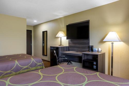 Super 8 by Wyndham Nixa/Springfield Area - image 14