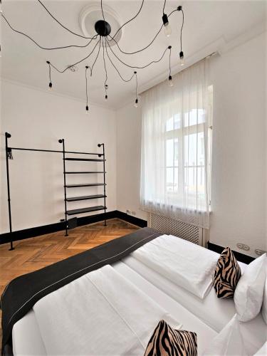 Historical Luxury Homes - Stadtvilla mit Jacuzzi und Garten