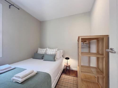 Stay U-nique Apartments Sants II - image 4