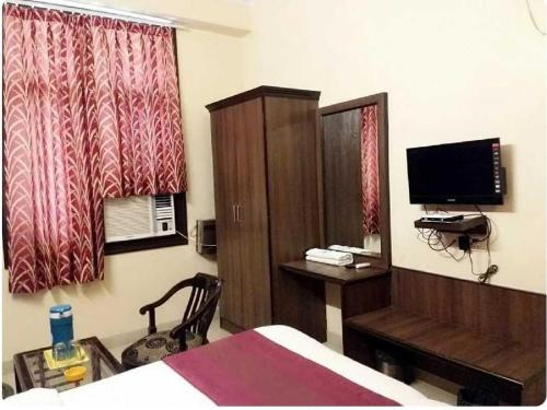 OYO 80853 Hotel Pink
