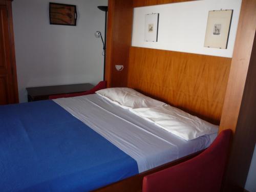 4Roomsrelax - image 5
