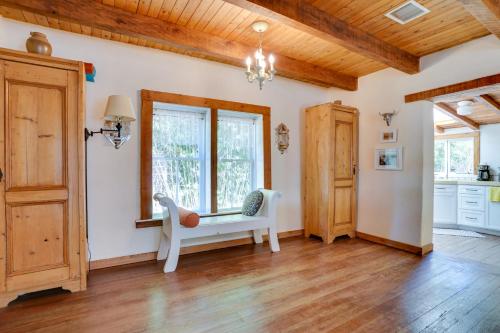 Patagonia Cottage with Patio and Yard Walk to Town!