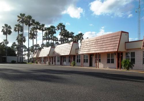 Victoria Palms Inn and Suites