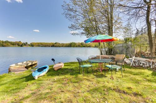 . Pet-Friendly Vacation Rental with Kayaks and Rowboat!