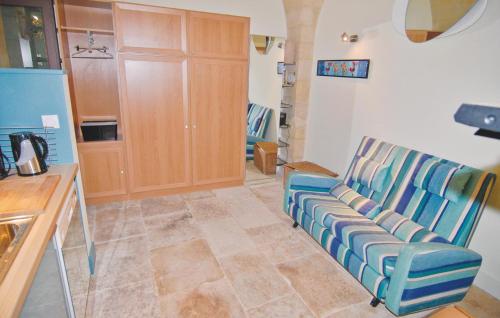 Nice Apartment In Beaucaire With Wifi