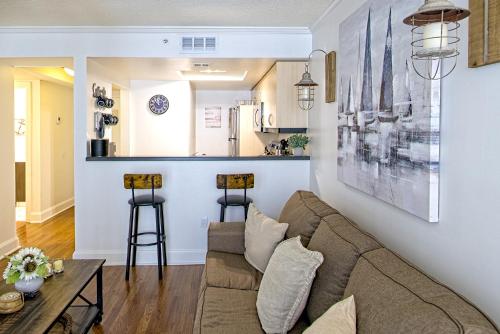 1bed 1bath Steps To Marina & Cocowalk In Grove