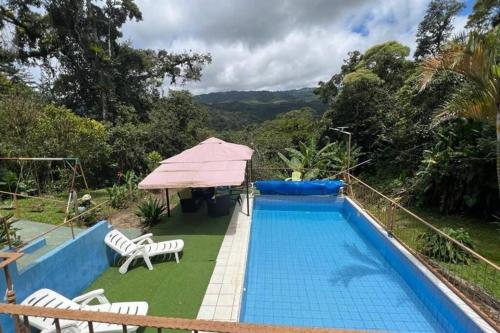 Quinta privada con cabaña y piscina temperada