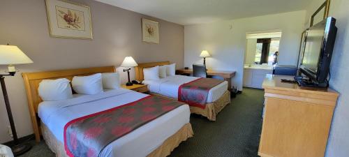 Ramada by Wyndham & Suites Warner Robins - image 11
