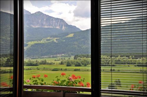 View, Enzianbrenner in Jenig