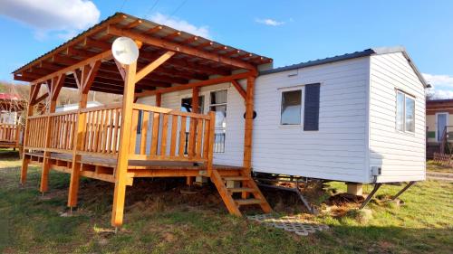 2 bedrooms, 4 beds