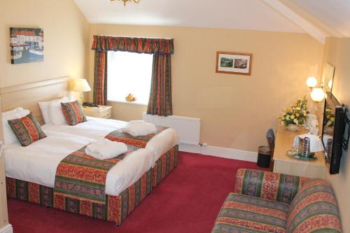 Deluxe Twin Room image 3
