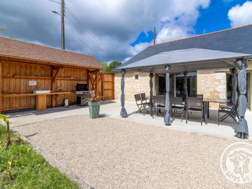 . Gîte de groupe avec salle de jeux, jardin 4000m², proche forêt de Chandelais et Zoo de la Flèche - FR-1-622-56