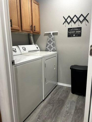 Luxury Modern Condo by the Lake - Breezy Escape in Branson, USA
