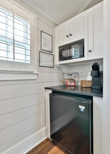 Kitchen, The Cottages at Laurel Brooke in Peachtree City (GA)