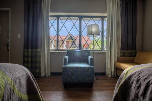 Super 8 by Wyndham Downtown Gatlinburg at Convention Center - image 6