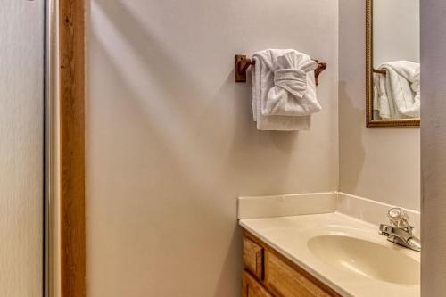 Four-Bedroom Holiday Home image 10