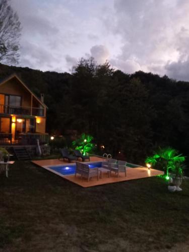 TanSuitBungalov