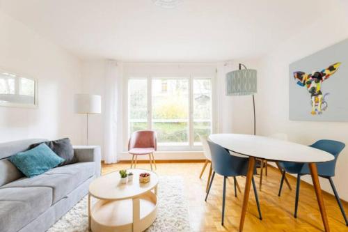 Spacious 52 sqm Cozy Flat - Free Parking - 10 min to Lausanne Old Town in Lausanne, Schweiz