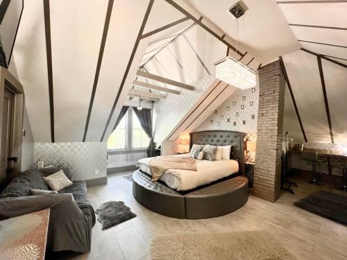 1001 Nights Historic Bed and Breakfast Adults Only near Planet! Sarbez!