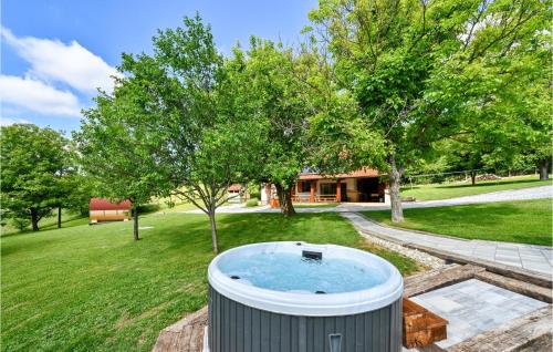 tab panas, Stunning Home In Glina With Sauna in Duga Resa