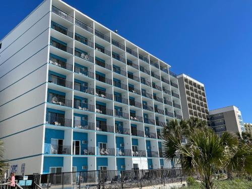 Polynesian Oceanfront Hotel in Myrtle Beach, USA