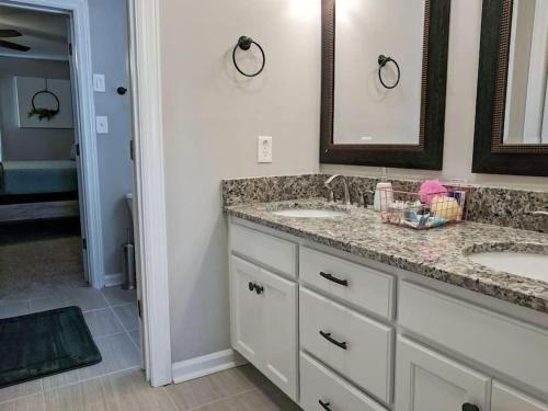 The Loft at Hilltop Acres - Clarksville Tennessee (1335 Whitt Ln) - image 2