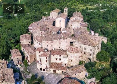 Casa in Borgo Medievale in Toscana