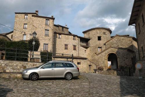 Casa in Borgo Medievale in Toscana