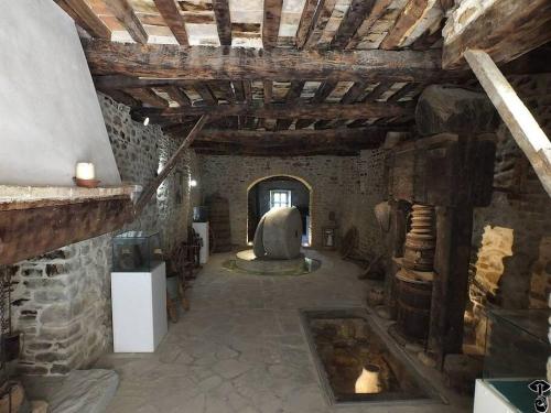 Casa in Borgo Medievale in Toscana in Сестіно