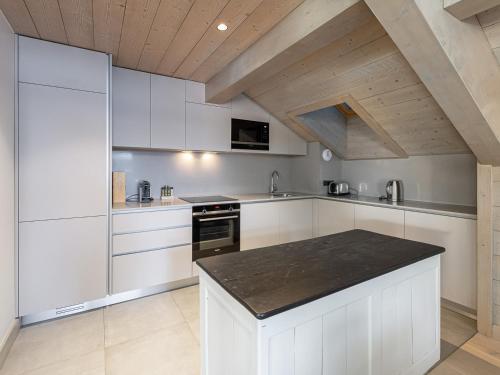 Appartement neuf et contemporain avec cheminée, proche pistes de Méribel - FR-1-565-61 (Appartement neuf et contemporain avec cheminee, proche pistes de Meribel - FR-1-565-61) in 梅里貝勒