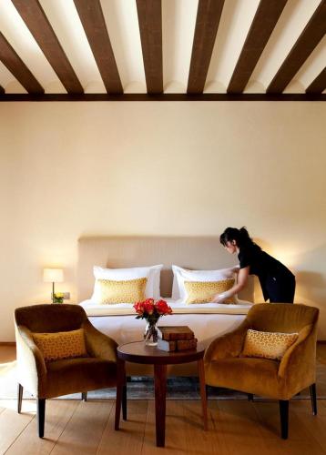 Book the Two-Bedroom Suite with Spa Access Two-Bedroom Suite with Spa Access