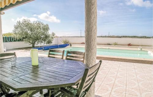 Amazing Home In Laiguillon Sur Mer With Outdoor Swimming Pool