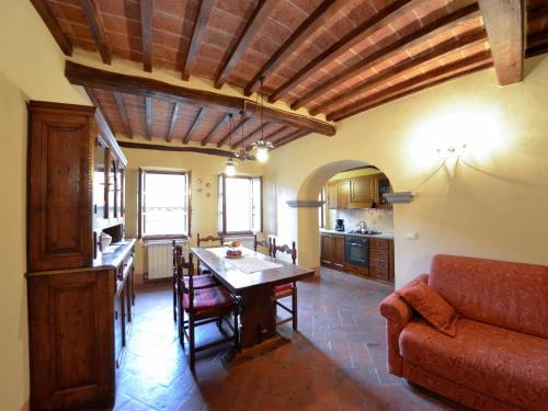 Two-Bedroom Apartment - Split Level image 6