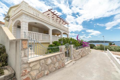 Holiday house with a swimming pool Prizba Korcula - 199 Blato