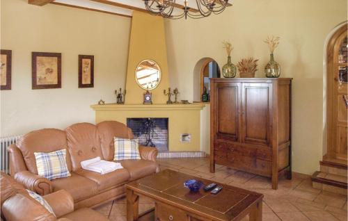 5 Bedroom Nice Home In Zagrilla