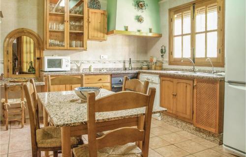 5 Bedroom Nice Home In Zagrilla