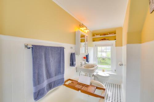 Rockland Home with Deck 5 Mins to Historic Downtown! - image 11