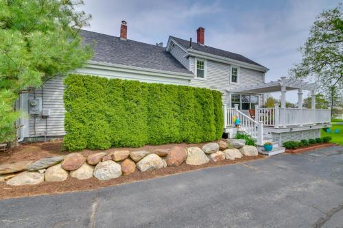 Rockland Home with Deck 5 Mins to Historic Downtown!