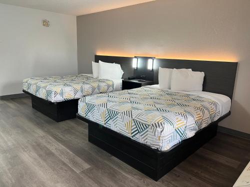 2 double beds