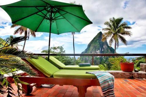 TheTerrace -$1Mil Piton View in ฌาลูสล์