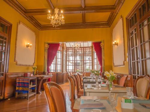 ห้องอาหาร, Casona 1914 Quito - Gothic Cathedral View Rooftop in กวนกากาเย