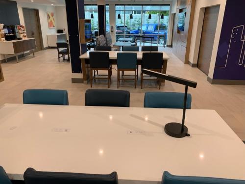 บริการและสิ่งอำนวยความสะดวก, Holiday Inn Express And Suites Courtenay Comox By IHG in คอร์เทเนย์ (BC)