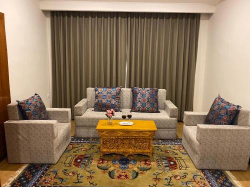 Junior Suite with Balcony image 5
