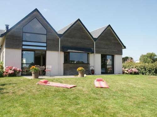 Comfortable architect villa with magnificent view Plougasnou