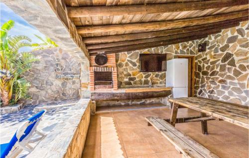 Gorgeous Home In El Borge With Wifi