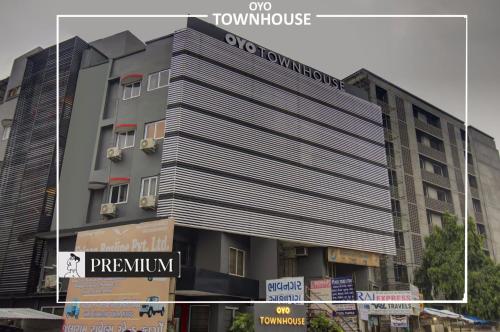 Townhouse 165 Netaji Road